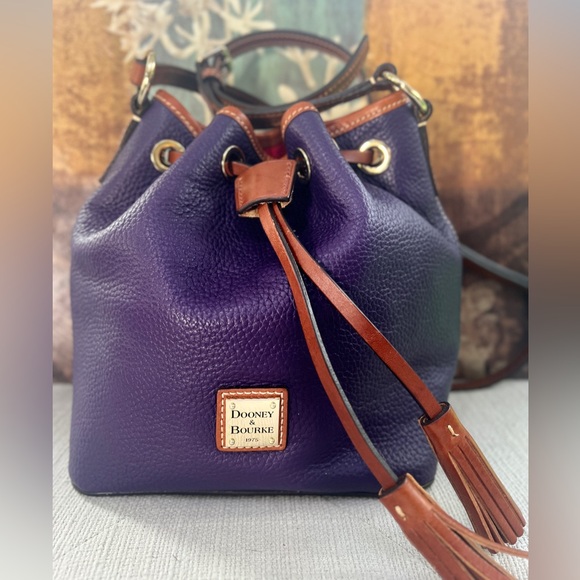Dooney & Bourke Purple Leather Bucket Bag.NWOT! - Picture 2 of 12